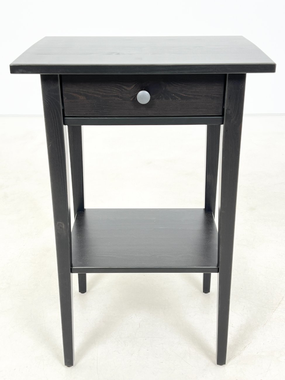 HN1777-spinteles-1 Ikea HEMNES pušies medžio spintelė su stalčiuku 35x46x70 cm