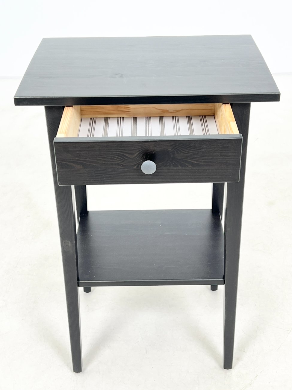 HN1777-spinteles-6 Ikea HEMNES pušies medžio spintelė su stalčiuku 35x46x70 cm