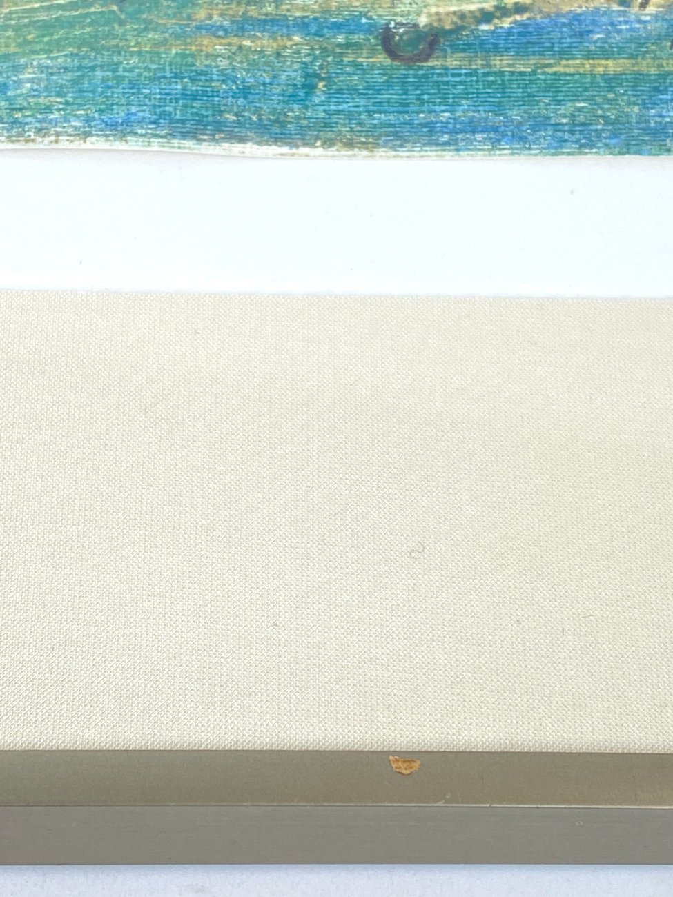 HN1816-abstrakcijos-10 Įrėmintas metaliniame rėme abstrakcijos darbas 2×50,5×61 cm