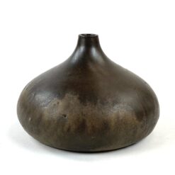 Keramikinė vaza labai siauru kakleliu 16x16x11 cm