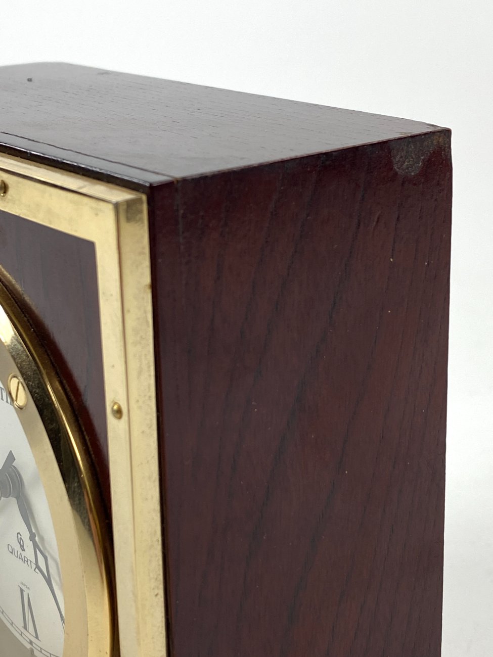 HN1827-pastatomi-laikrodziai-7 Stalinis kvarcinis laikrodis iš medžio ir žalvario “Citizen” 6,5x12x13,5 cm