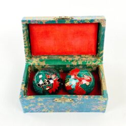 Kinietiški Baoding du streso kamuoliukai su dėžute 4,5x4,5x4,5 cm