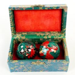 Kinietiški Baoding du streso kamuoliukai su dėžute 4,5×4,5×4,5 cm