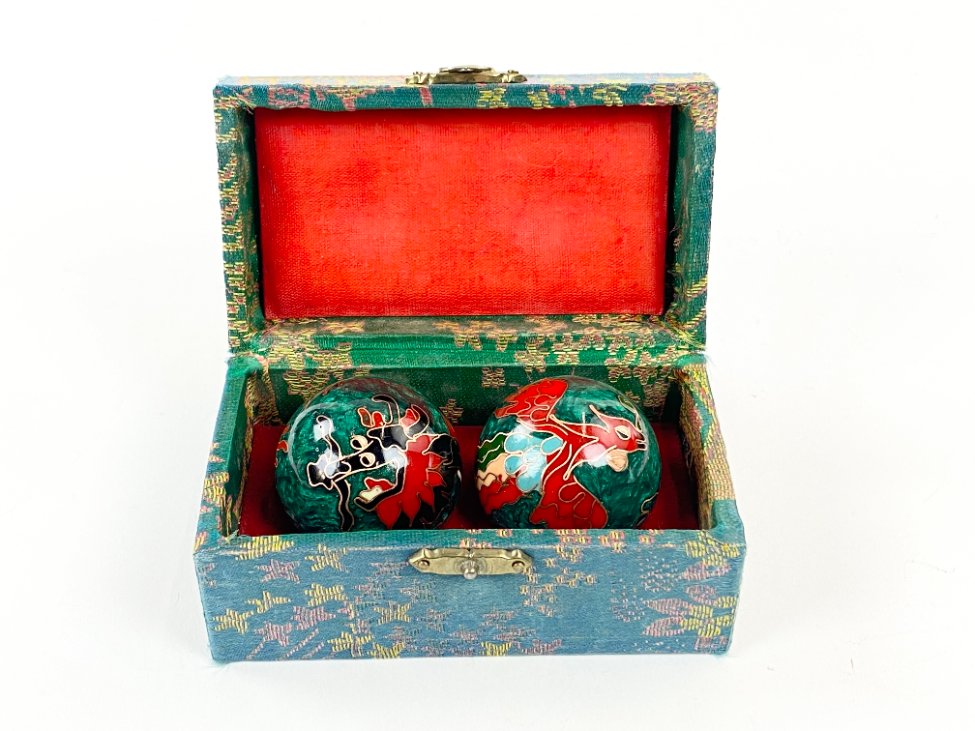 HN1834-kita-2 Kinietiški Baoding du streso kamuoliukai su dėžute 4,5×4,5×4,5 cm