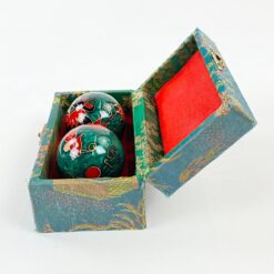 Kinietiški Baoding du streso kamuoliukai su dėžute 4,5×4,5×4,5 cm