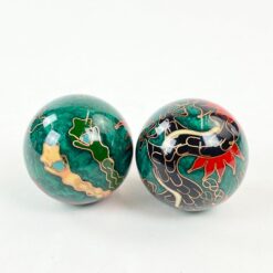 Kinietiški Baoding du streso kamuoliukai su dėžute 4,5×4,5×4,5 cm