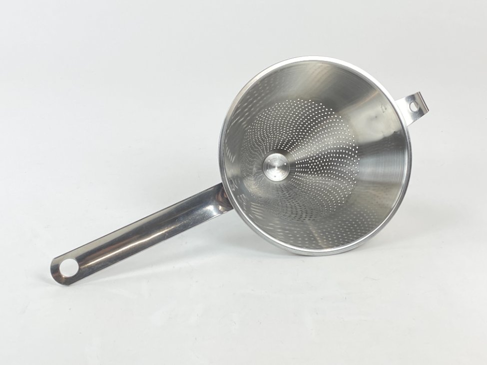 HN1835-kiti-indai-2 Metalinis WMF kūgio formos kiaurasamtis 35,5x17x15,5 cm