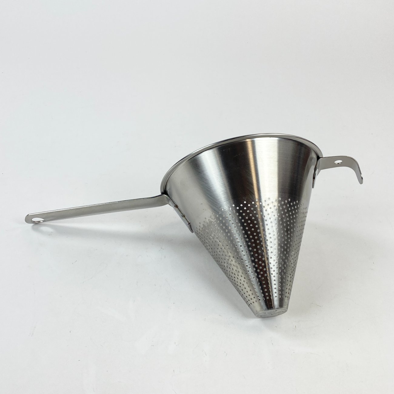 HN1835-kiti-indai-5 Metalinis WMF kūgio formos kiaurasamtis 35,5x17x15,5 cm