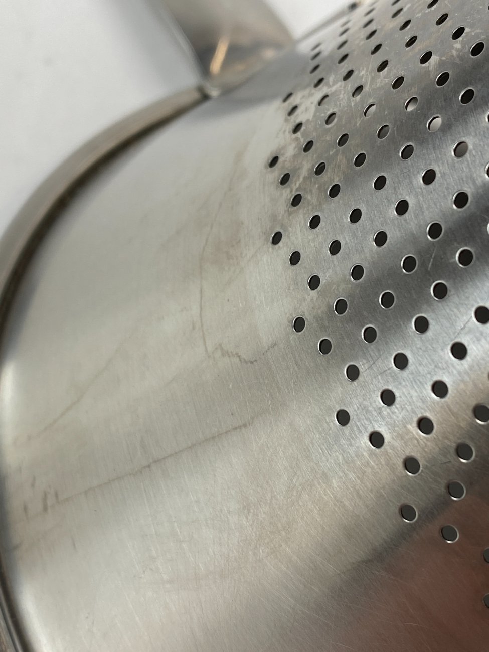 HN1835-kiti-indai-8 Metalinis WMF kūgio formos kiaurasamtis 35,5x17x15,5 cm