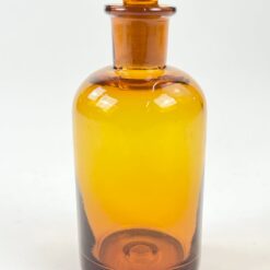 Vintažinis rudo stiklo medicininis buteliukas – grafinas 5,5×5,5×12 cm