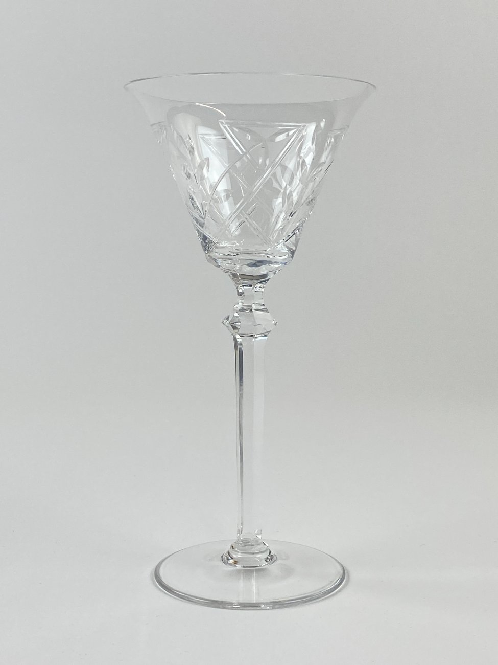 HN1861-kristolas-1 Krištolinė varpelio formos taurė 150 ml 9,7×9,7×19,2 cm