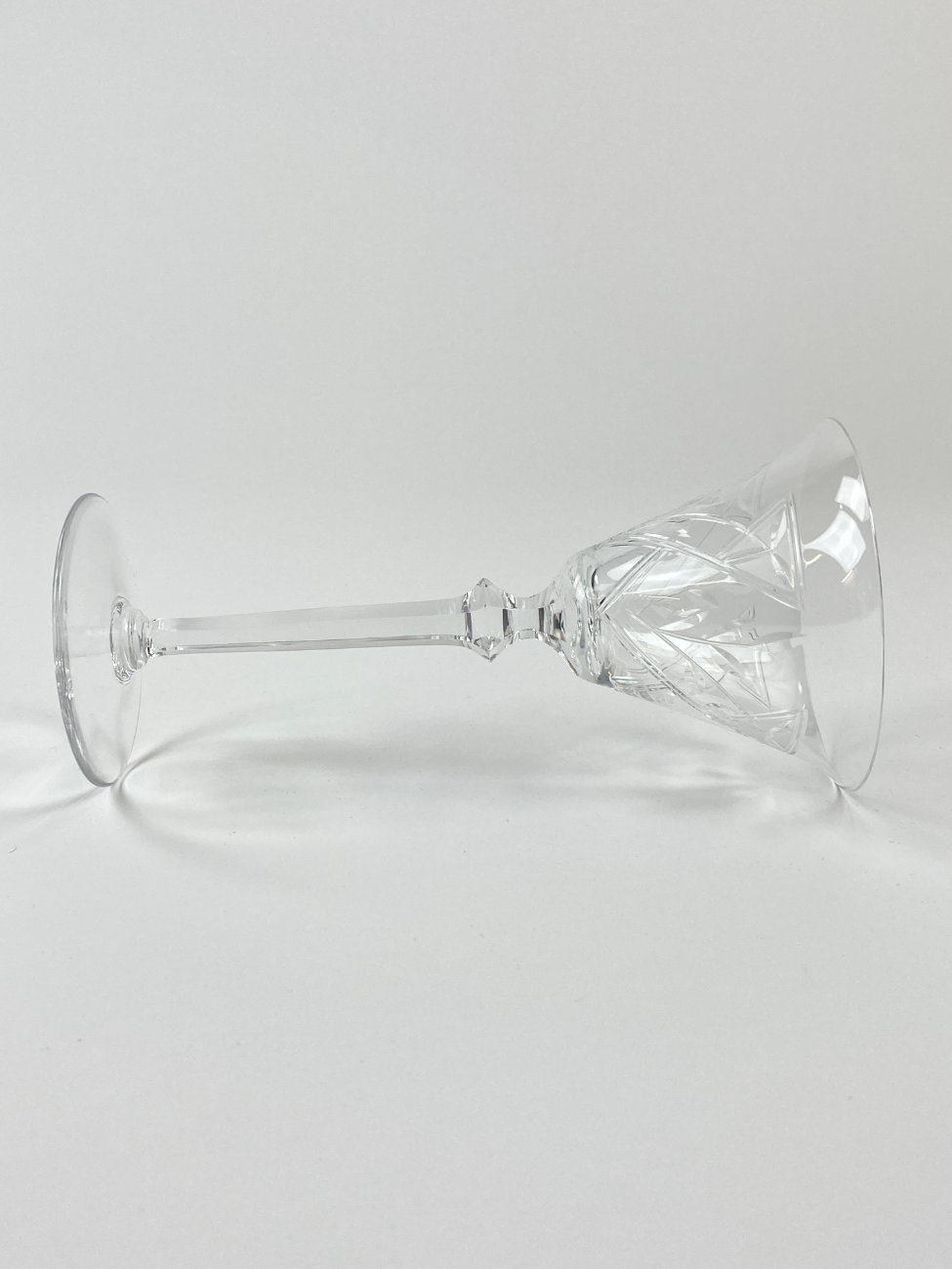 HN1861-kristolas-3 Krištolinė varpelio formos taurė 150 ml 9,7×9,7×19,2 cm