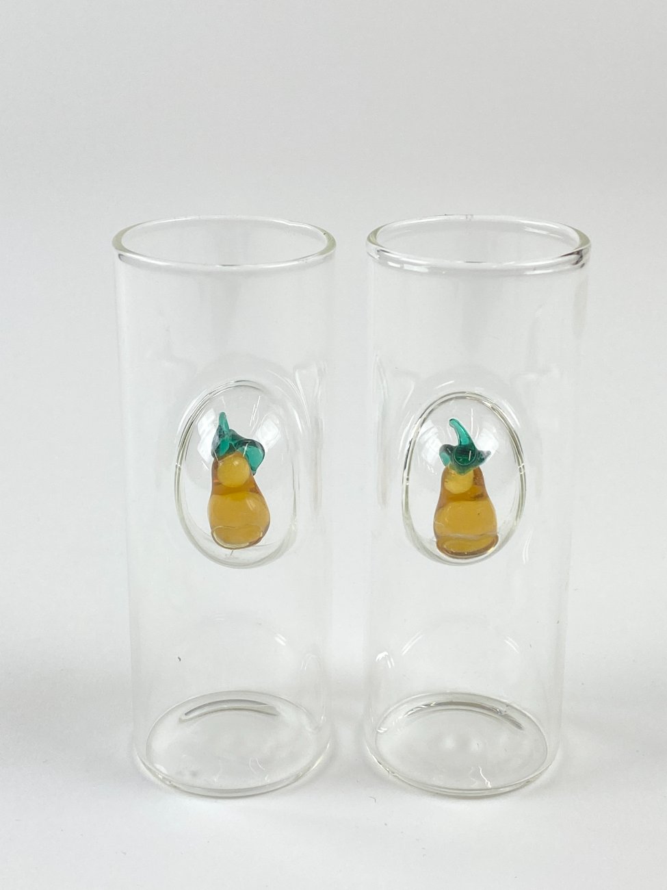 HN1862-grafinai-9 Stiklinių grafino ir 6 vnt. taurelių (50 ml) su vaisių figūromis komplektas