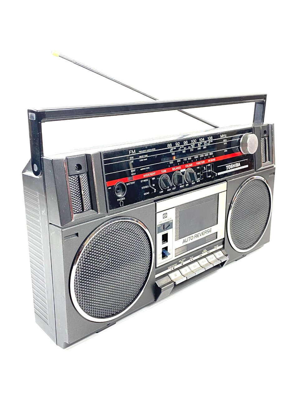 HN1864-senoviniai-radijo-aparatai-4 Toshiba RT-6075 nešiojamas magnetofonas ir radijo imtuvas 11x43x23 cm