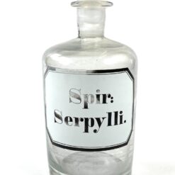 Vintažinis stiklinis medicininis butelys – grafinas “Spir Serpylli” 8,5×8,5×17 cm