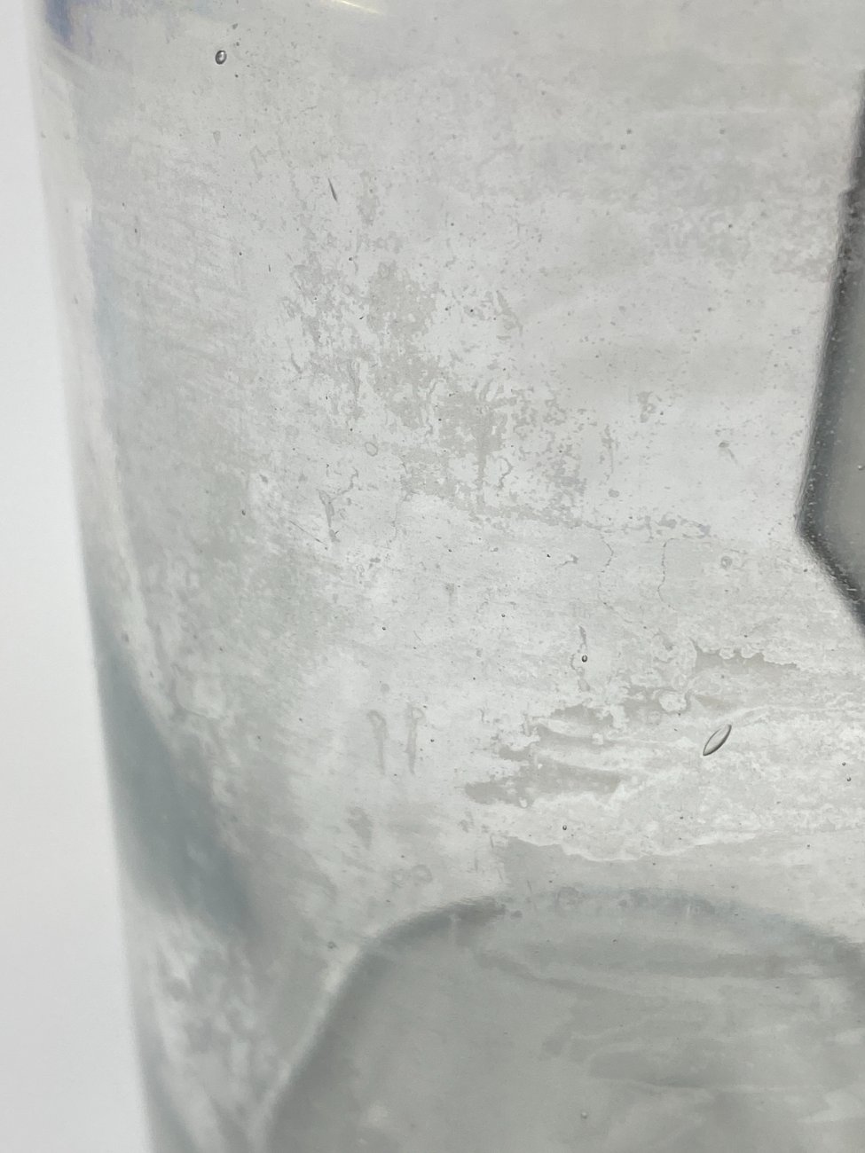 HN1878-buteliai-12 Vintažinis stiklinis medicininis butelys – grafinas “Spir Serpylli” 8,5×8,5×17 cm