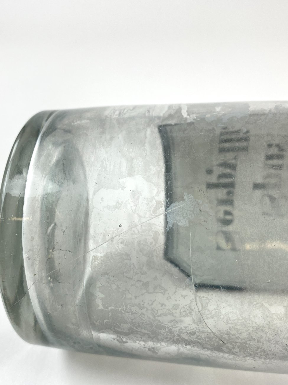 HN1878-buteliai-8 Vintažinis stiklinis medicininis butelys – grafinas “Spir Serpylli” 8,5×8,5×17 cm