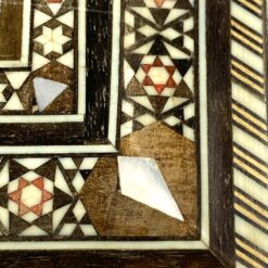 Inkrustuota Viduriniųjų Rytų siriška medinė dėžutė 13,5x19x5,5 cm