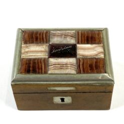 Senovinė medinė dėžutė su Karlsbad Sprudelstein akmeniu 6x8x5 cm