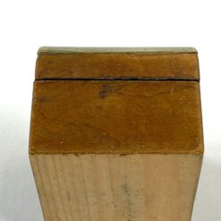 Senovinė medinė dėžutė su Karlsbad Sprudelstein akmeniu 6x8x5 cm