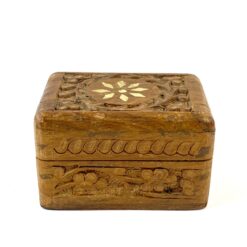 Senovinė inkrustuota, augalų motyvais drožinėta medinė dėžutė 6x7,5x4,5 cm