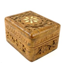 Senovinė inkrustuota, augalų motyvais drožinėta medinė dėžutė 6×7,5×4,5 cm