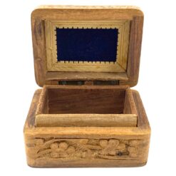 Senovinė inkrustuota, augalų motyvais drožinėta medinė dėžutė 6×7,5×4,5 cm