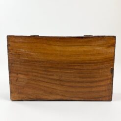 Augalų motyvais drožinėta medinė dėžutė 18×28,5×6,5 cm