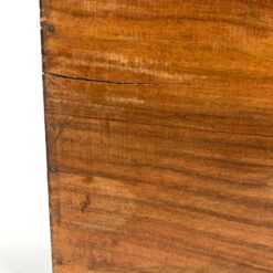 Augalų motyvais drožinėta medinė dėžutė 18×28,5×6,5 cm