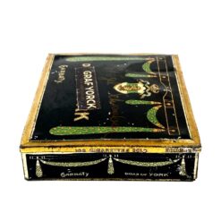 Senovinė skardinė cigarečių dėžutė “Graf Yorck” 12x12x3 cm