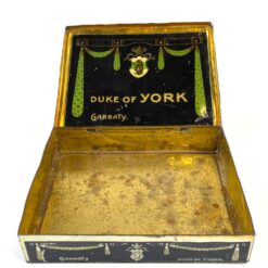 Senovinė skardinė cigarečių dėžutė “Graf Yorck” 12x12x3 cm