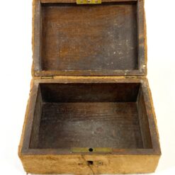 Medinė dėžutė su žalvario detalėmis, apvilkta eko oda 11,5×15,5×6,5 cm