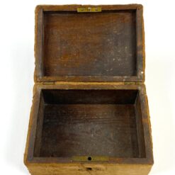 Medinė dėžutė su žalvario detalėmis, apvilkta eko oda 11,5×15,5×6,5 cm