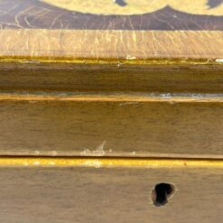 Inkrustuota medinė dėžutė su herbo atvaizdu 19,5x26x12,5 cm