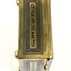 Vintažinė dėžutė iš žalvario ir medžio 10x9x4,5 cm