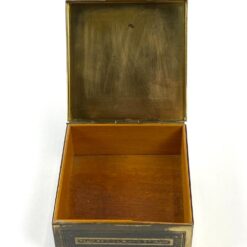 Vintažinė dėžutė iš žalvario ir medžio 10x9x4,5 cm