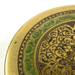 Apvali žalvarinė dėžutė su raštais dekoruotu dangteliu 8,5×8,5×3 cm