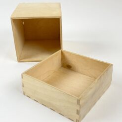 Medinė dėžutė 10,5×10,5×11,5 cm