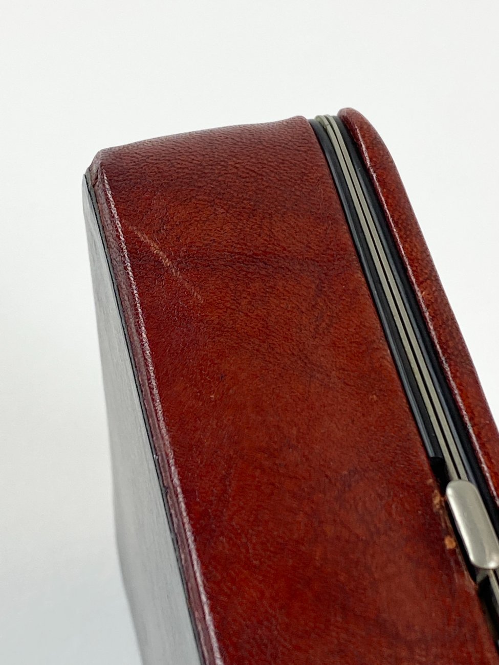 HN1917-kiti-indai-12 Vintažinė eko odos dėžutė 12x14x4 cm