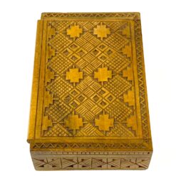 Medinė drožinėta dėžutė 8,5×12,5×3 cm