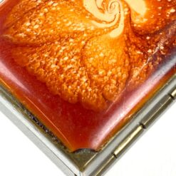 Miniatiūrinė žalvarinė dėžutė su epoksido liejiniu ant dangtelio 3x4x2 cm