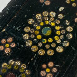 Medinė juodos spalvos dėžutė, dekoruota gėlių motyvais 8,5x12x4,5 cm