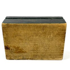 Medinė juodos spalvos dėžutė, dekoruota gėlių motyvais 8,5x12x4,5 cm