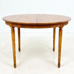 Klasikinio stiliaus apvalus valgomojo stalas 110x110x73 cm