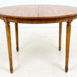Klasikinio stiliaus apvalus valgomojo stalas 110x110x73 cm