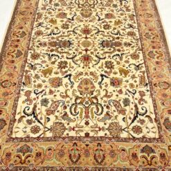 Vilnonis rankų darbo kilimas 345x222x0,7 cm