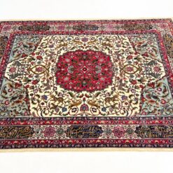 Vilnonis rankų darbo kilimas su gyvūnų ir paukščių atvaizdais 336x244x0,4 cm