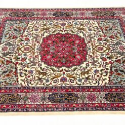 Vilnonis rankų darbo kilimas su gyvūnų ir paukščių atvaizdais 336x244x0,4 cm