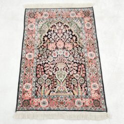 Šilkinis rankų darbo kilimėlis 102x63x0,5 cm