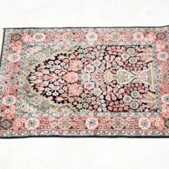 Šilkinis rankų darbo kilimėlis 102x63x0,5 cm